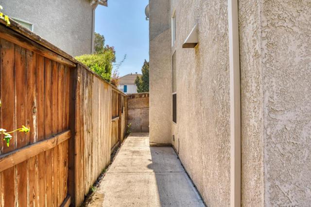 4325 Heritage Place, Stockton CA: https://media.crmls.org/mediaz/0e65461f-9e0a-413a-81ce-4f3ed43750e6.jpg