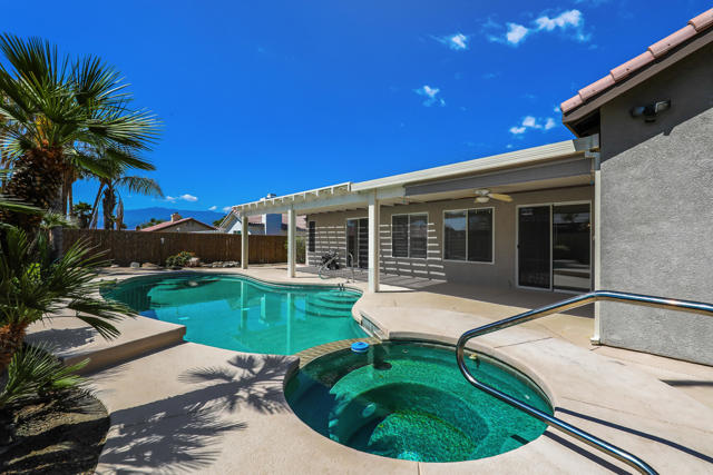 37596 Colebridge Street, Palm Desert CA: https://media.crmls.org/mediaz/0e6577d3-2eef-4e91-9760-8220530a7281.jpg