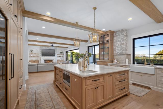 Detail Gallery Image 2 of 21 For 634 Shasta Drive, Encinitas,  CA 92024 - 5 Beds | 4/1 Baths