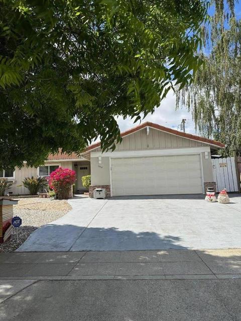 1014 W Homestead Road, Sunnyvale CA: https://media.crmls.org/mediaz/0e65c304-318c-4d28-89d9-dd7d983f9b4f.jpg