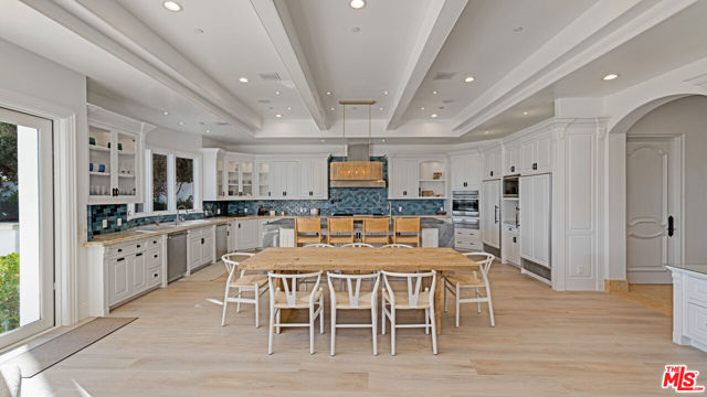 31272 Broad Beach Road, Malibu CA: https://media.crmls.org/mediaz/0e65c71b-25b7-41a5-96da-e2bdcbef8337.jpg