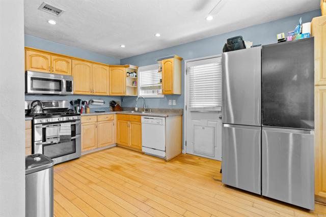 8626 Prospect Avenue, Santee CA: https://media.crmls.org/mediaz/0e66437b-14fc-462c-ae4f-52f5c2c29c48.jpg
