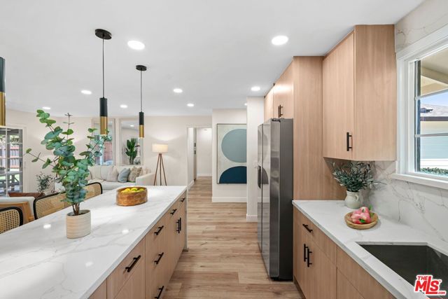 6520 Debs Avenue, West Hills CA: https://media.crmls.org/mediaz/0e666deb-7816-46fc-86da-66225941f28e.jpg