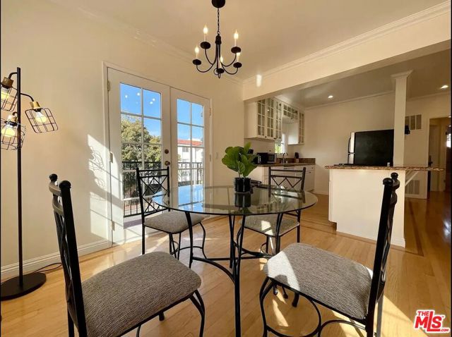 1111 11th Street, Santa Monica CA: https://media.crmls.org/mediaz/0e68177f-4fe9-427f-bff8-194cbf3daacf.jpg