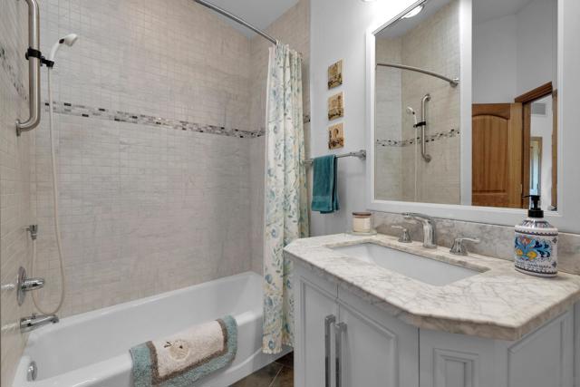 4667 Luneta View Rd, Julian CA: https://media.crmls.org/mediaz/0e68b4e3-d1f1-47cc-bb39-e42e4cb4e40c.jpg