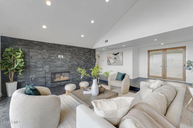 54 Saddlebow Road, Bell Canyon CA: https://media.crmls.org/mediaz/0e68e5d3-cd02-4b05-9eef-d04c9366a809.jpg
