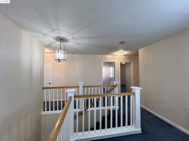 1371 Brooktrail Dr, Pittsburg CA: https://media.crmls.org/mediaz/0e69935b-dbc2-4c0e-9f17-799f88ba3214.jpg