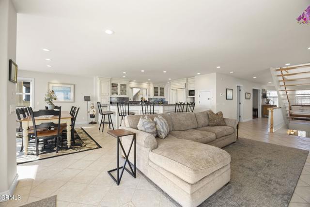 Detail Gallery Image 11 of 62 For 4177 Ocean Dr, Oxnard,  CA 93035 - 3 Beds | 3/1 Baths