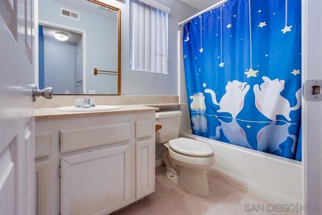 4527 Contour Blvd., San Diego CA: https://media.crmls.org/mediaz/0e6a8097-b154-4382-a7c2-3d800bd82542.jpg