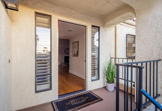 3156 Calle Viento, Carlsbad CA: https://media.crmls.org/mediaz/0e6b0893-9184-4359-90e0-af3932472a4e.jpg
