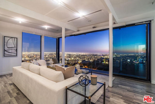 8506 Magnolia Drive, Los Angeles CA: https://media.crmls.org/mediaz/0e6b105d-6b60-4088-a899-2a7c534f8d1a.jpg