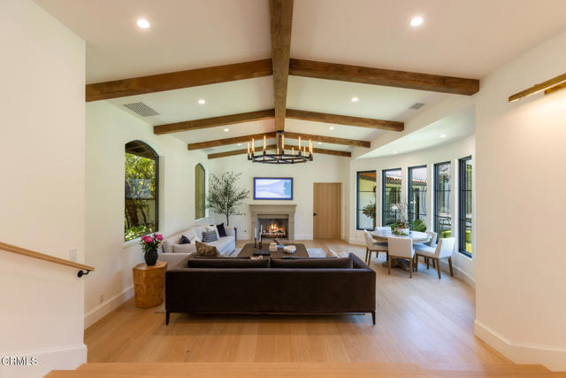 4435 Encinas Drive, La Canada Flintridge CA: https://media.crmls.org/mediaz/0e6bca41-89e2-42d7-8470-6e4d4d966989.jpg