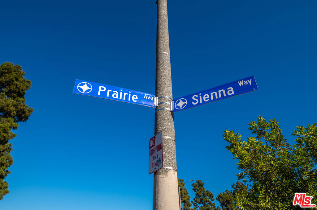 https://media.crmls.org/mediaz/0e6be2be-2ba9-488d-a853-629496147579.jpg?preset=X-Large