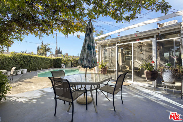 9610 Odessa Avenue, Northridge CA: https://media.crmls.org/mediaz/0e6c451c-fae1-46bf-a923-dafeaa0c1e1f.jpg