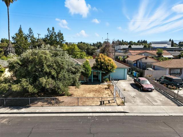 2992 Humbolt Avenue, Santa Clara CA: https://media.crmls.org/mediaz/0e6c9934-63c0-4cdc-9303-45aacee639e7.jpg