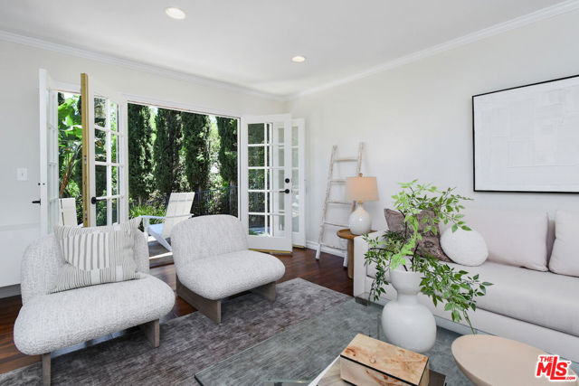 15474 Loom Place, Sherman Oaks CA: https://media.crmls.org/mediaz/0e6db183-0507-49f6-8659-65af0d4876a9.jpg