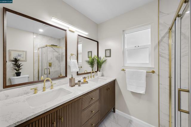 16639 Selby Dr, Castro Valley CA: https://media.crmls.org/mediaz/0e6ddbee-458a-47bb-bedb-0b789dcf5a97.jpg