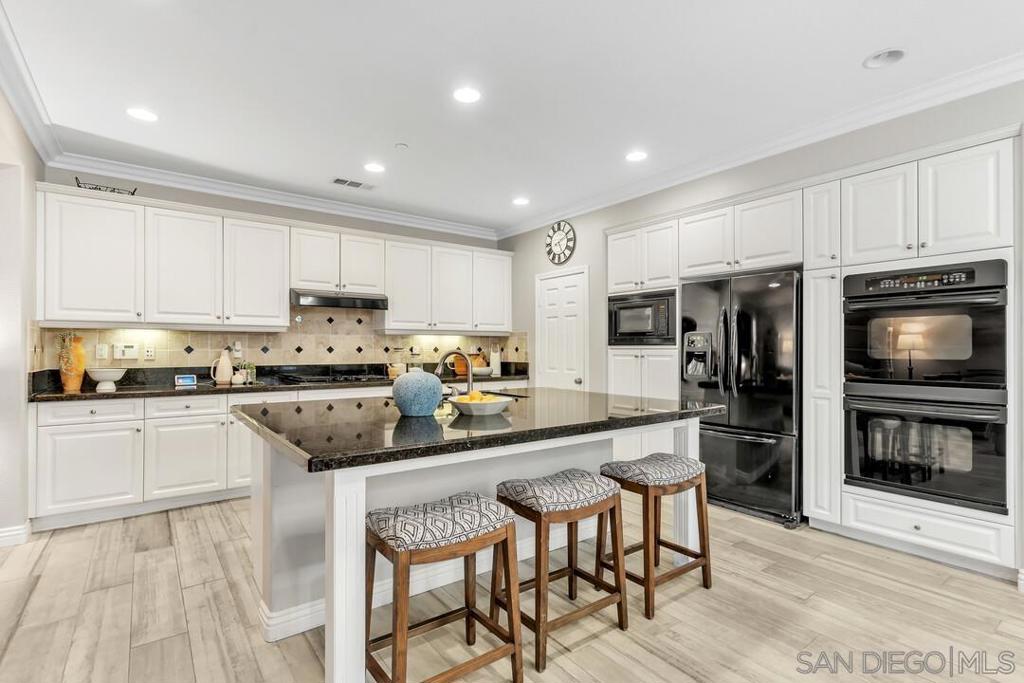 MLS #250043023SD image #8