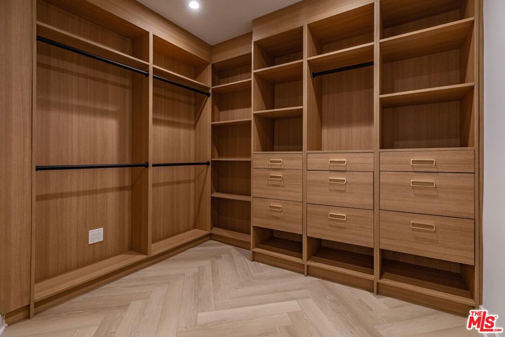 MLS #26862555 image #44