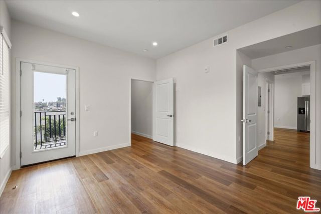 1041 N Cummings Street, Los Angeles CA: https://media.crmls.org/mediaz/0e6e7aa0-8b60-4ec9-a5aa-acee1f8bd2a8.jpg