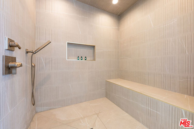 10502 Yellow Hill Road, Malibu CA: https://media.crmls.org/mediaz/0e6eb021-7846-4dd2-957d-7c0d94710644.jpg