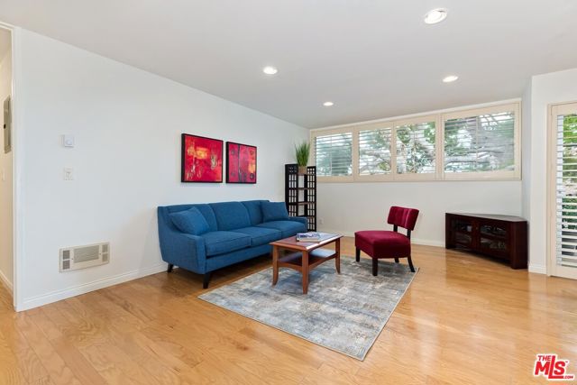 5950 Canterbury Drive, C304 photo 2