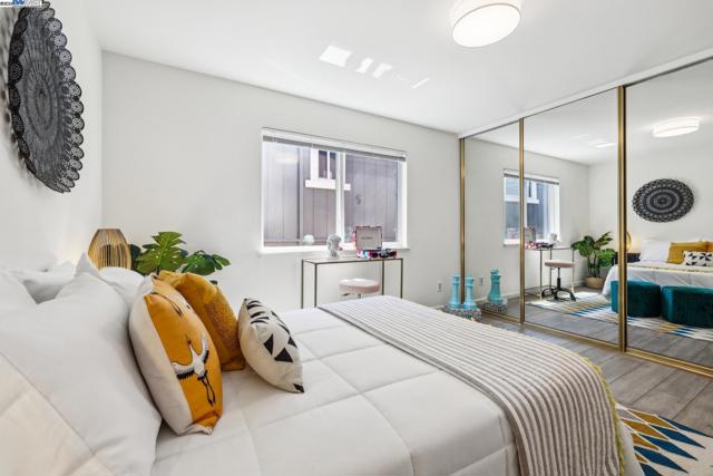 3014 BROADMOOR VIEW, Oakland CA: https://media.crmls.org/mediaz/0e6f82c5-566e-4232-b6a1-967dc16d33d3.jpg