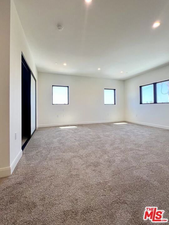 859 S LUCERNE Boulevard, Los Angeles CA: https://media.crmls.org/mediaz/0e7029c3-afd3-49ab-896b-6de85b71272b.jpg