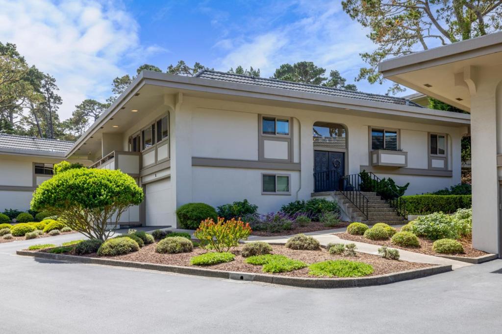 5 Skyline Crest Drive