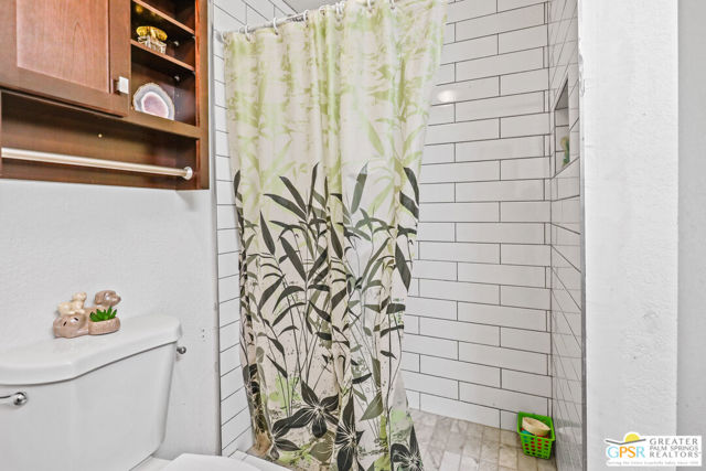 17555 Corkill Rd, Desert Hot Springs CA: https://media.crmls.org/mediaz/0e709b60-0e42-4298-a399-7af6a4f4455e.jpg