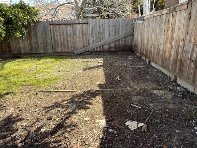 257 Smalley Ave, Hayward CA: https://media.crmls.org/mediaz/0e711a9b-bf14-4edf-824f-0820fa4e280a.jpg