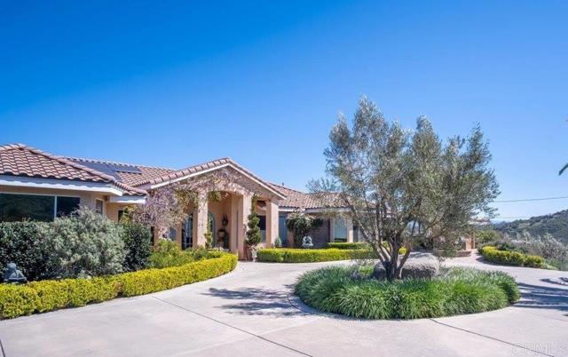 Detail Gallery Image 14 of 66 For 19270 Horizon View Dr., Ramona,  CA 92065 - 4 Beds | 4/2 Baths