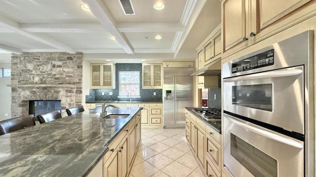8137 Santaluz Village Grn S, San Diego CA: https://media.crmls.org/mediaz/0e715667-2621-41da-b1ab-daa496f6cf9f.jpg