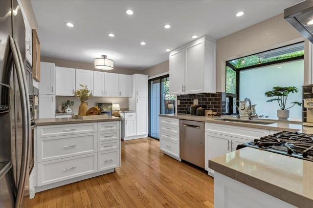 207 Palmer Drive, Los Gatos CA: https://media.crmls.org/mediaz/0e71eb3c-7f86-47b2-8fce-61da73a12544.jpg