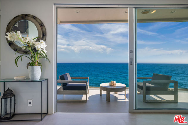 19640 Pacific Coast Highway, Malibu CA: https://media.crmls.org/mediaz/0e7234b9-ddea-433b-8379-59ea44a552b8.jpg