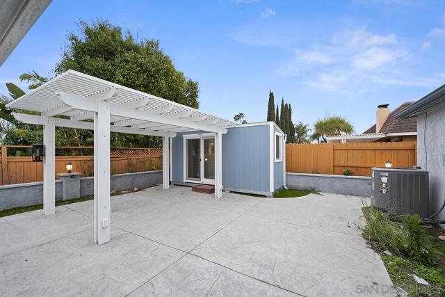 7111 Regner Rd, San Diego CA: https://media.crmls.org/mediaz/0e72a646-9f5b-4da9-b605-dc51cdf856f5.jpg