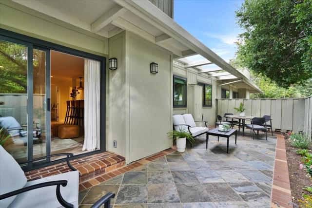 1070 Mercedes Avenue, Los Altos CA: https://media.crmls.org/mediaz/0e72e64b-b4da-4e4b-836f-833c2d5fbea9.jpg