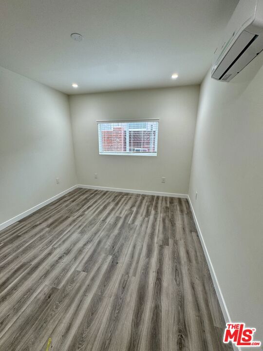 2424 Ocean Park Boulevard, Santa Monica CA: https://media.crmls.org/mediaz/0e7325df-0c66-49f2-be88-0a9553fee38f.jpg