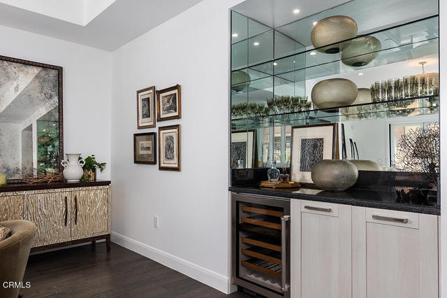 378 W Green Street, Pasadena CA: https://media.crmls.org/mediaz/0e73db4f-ab67-454a-8eef-123fad4e2a20.jpg