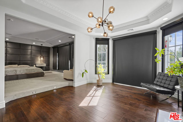 22510 La Quilla Drive, Chatsworth CA: https://media.crmls.org/mediaz/0e7430d5-c442-4296-ba0a-81ce80e9c944.jpg