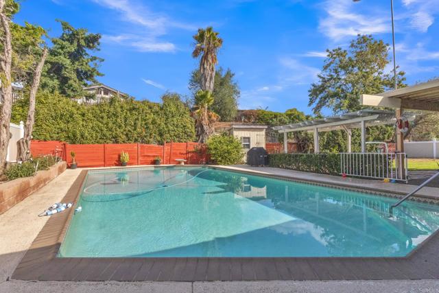 1545 Meadow, El Cajon CA: https://media.crmls.org/mediaz/0e746ee6-2744-44fa-b58a-d88c30f752b7.jpg