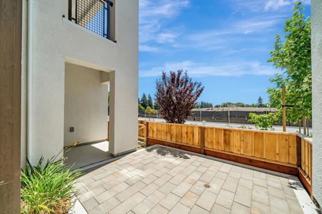 1017 Sinopia Terrace, San Ramon CA: https://media.crmls.org/mediaz/0e74d898-dcf0-47a3-80dd-97362b612161.jpg