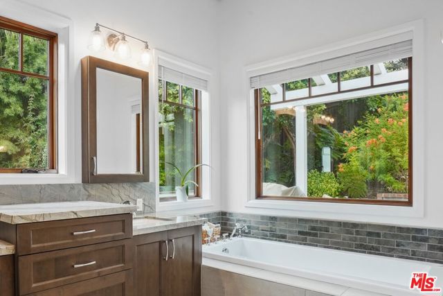 30119 Harvester Road, Malibu CA: https://media.crmls.org/mediaz/0e74e94c-b5ee-421a-8bca-af7a98cc13f2.jpg