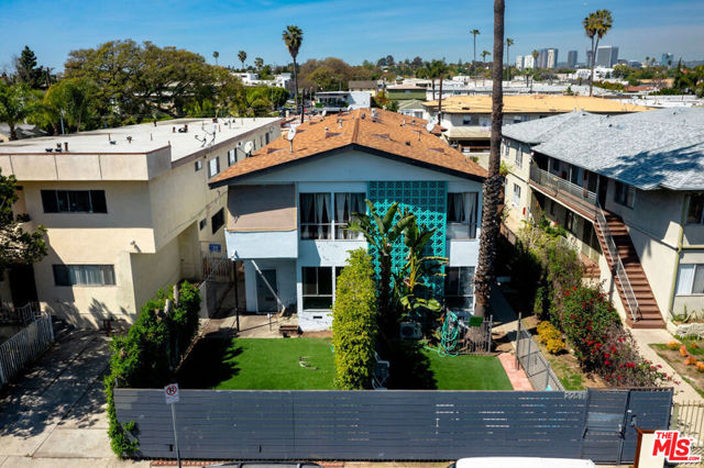2051 S Corning Street, Los Angeles CA: https://media.crmls.org/mediaz/0e759355-587b-4ddf-82b1-4d5cf3e275ec.jpg