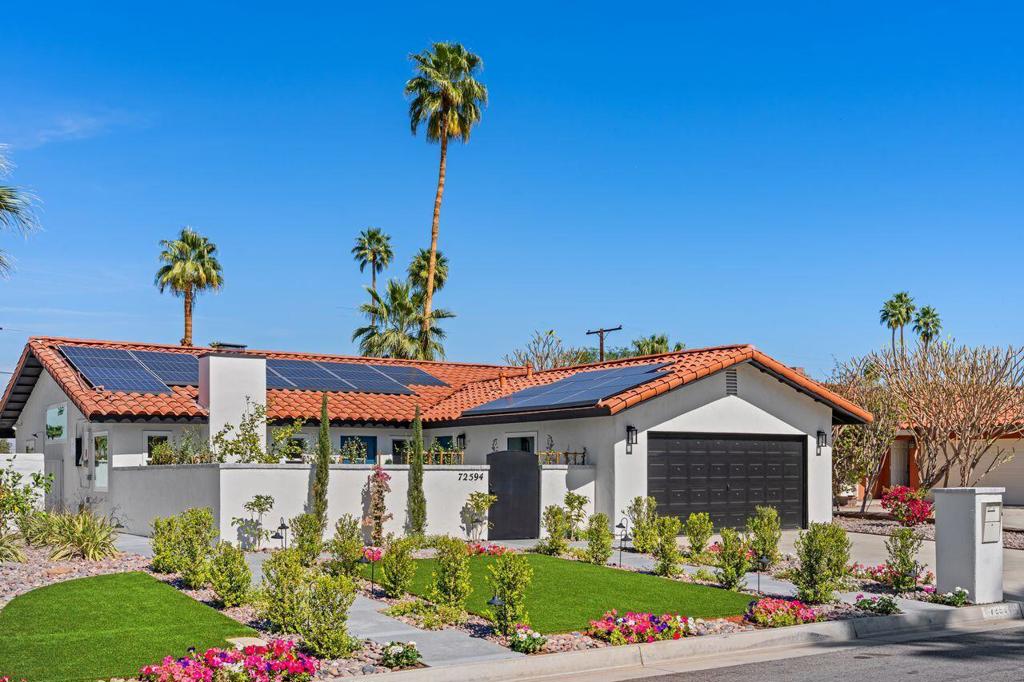 72594 Pitahaya Street