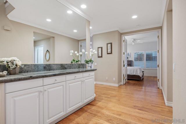 4798 Thurston Pl, San Diego CA: https://media.crmls.org/mediaz/0e7648d0-765d-4ef7-a9e9-760373f37ccc.jpg