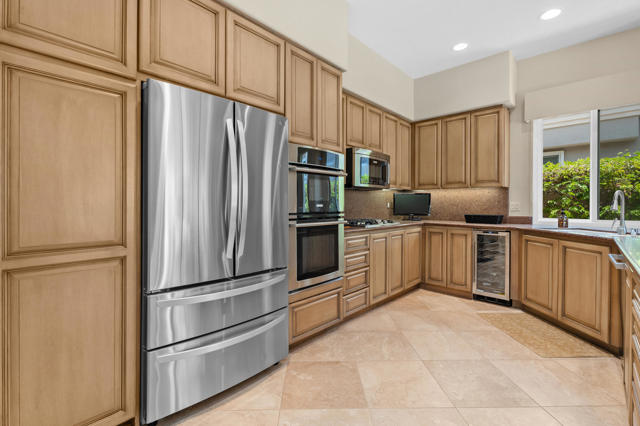 263 Desert Holly Drive, Palm Desert, CA 92211