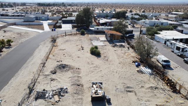 16830 Via Corto, Desert Hot Springs CA: https://media.crmls.org/mediaz/0e79023f-c1d5-42fa-852d-1e563136495c.jpg