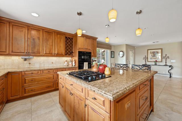 49 Camisa Lane, Palm Desert CA: https://media.crmls.org/mediaz/0e791ffc-00e3-4feb-8902-16e33c2b56d6.jpg