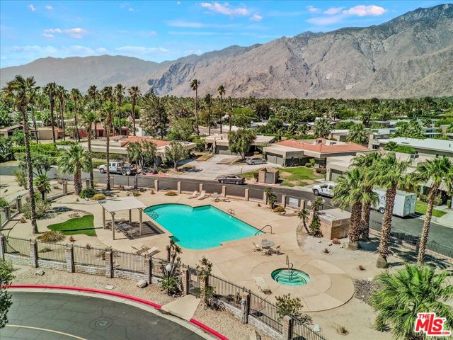 3072 Sunflower Circle, Palm Springs CA: https://media.crmls.org/mediaz/0e7922f5-24de-4307-a350-7fd5ab62c841.jpg